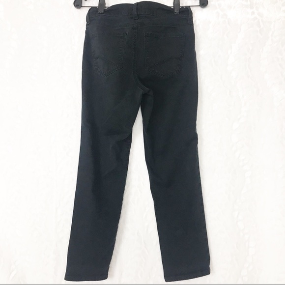 NYDJ dayla wide cuff Capri size 2 with lift tuck - Picture 2 of 5